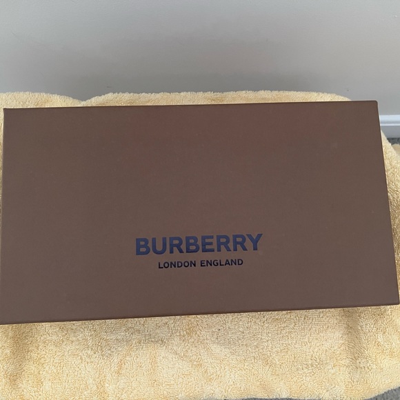 Authentic Burberry Espadrilles - Picture 2 of 15